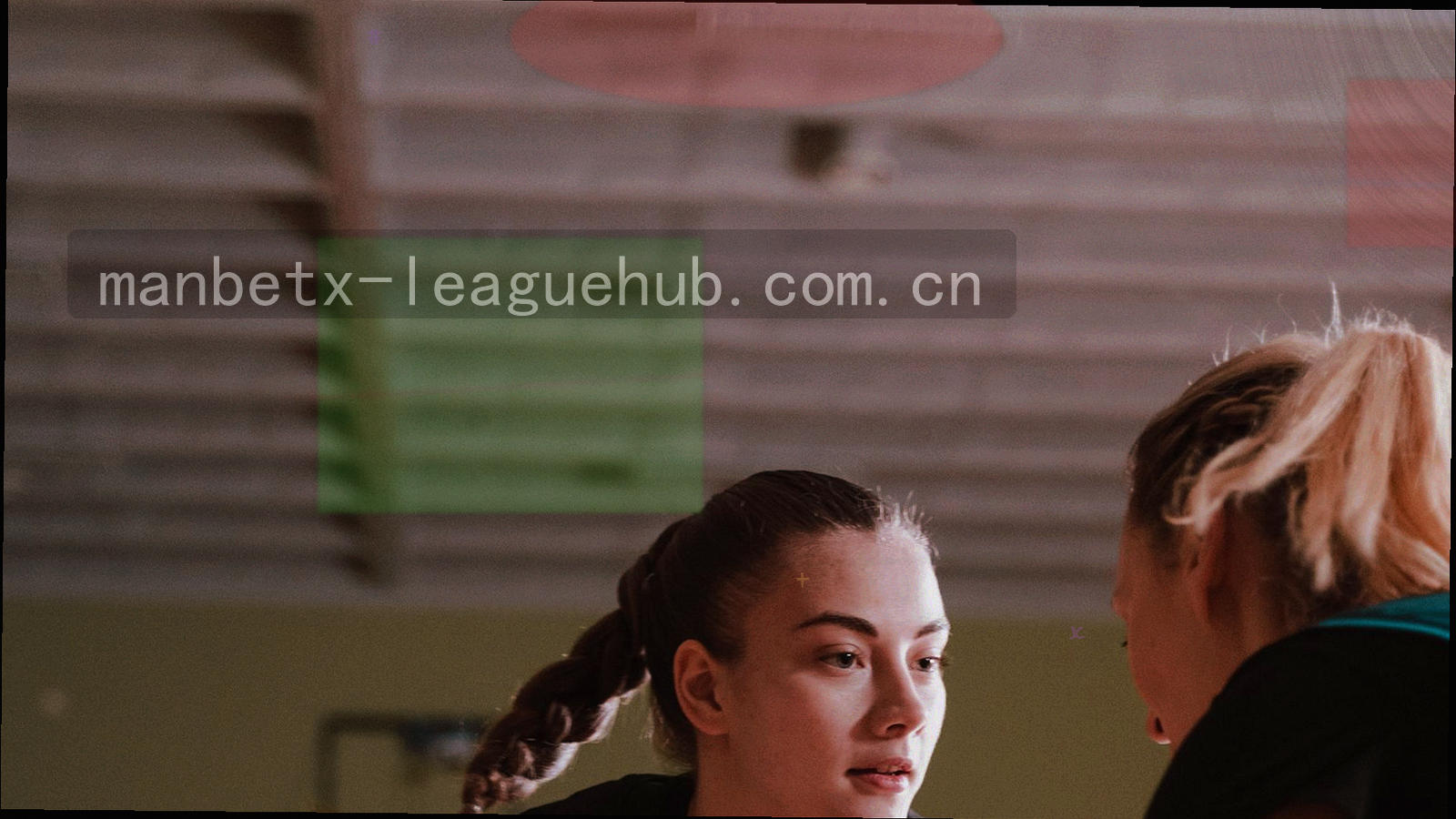 深蓝色抽象数据网格与光点交织成的保护罩结构，表现信息被分层收纳的几何秩序